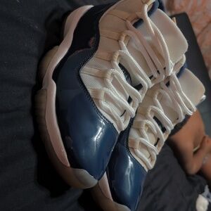 Jordan 11’s size 8.5 men